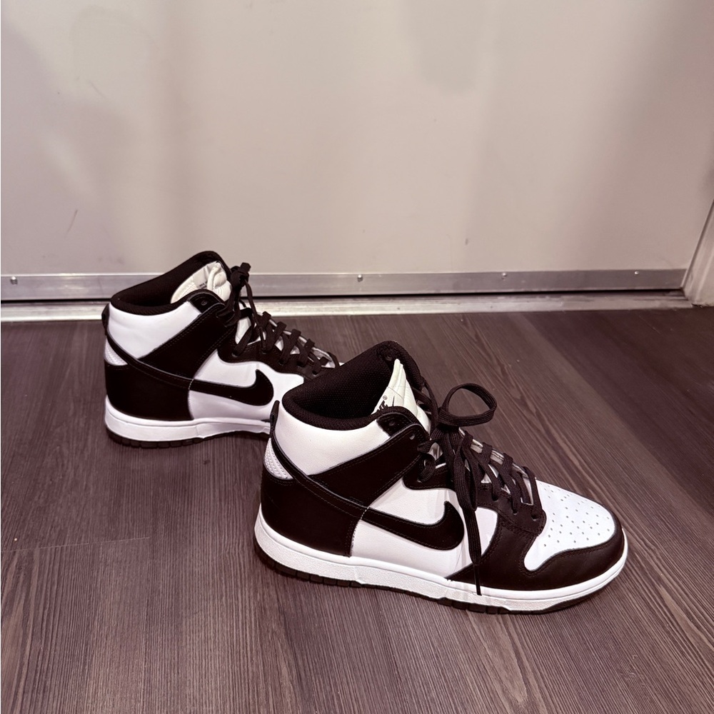 Nike high top sneakers black and white